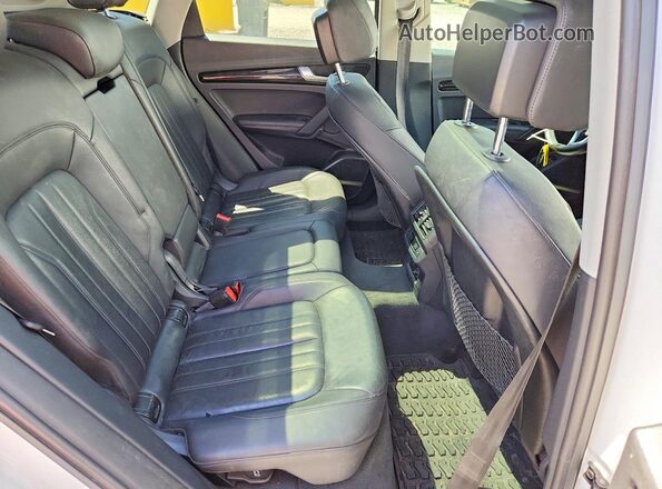 WA1E2AFY7L2043854 2020 AUDI Q5 Белый Вид задней части салона
