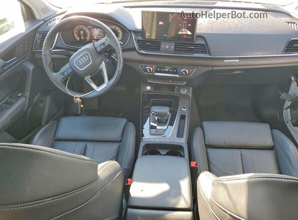 WA1EAAFY4R2030183 2024 AUDI Q5 White Vista del salpicadero