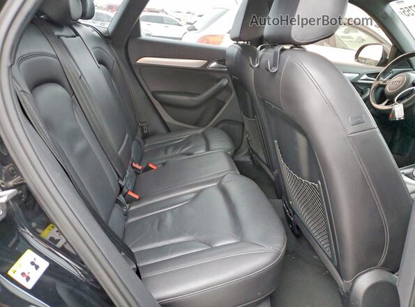 WA1ECCFS1JR014391 2018 AUDI Q3 Gray Rear interior view