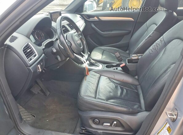 WA1ECCFS3JR002050 2018 AUDI Q3 Silver Front interior view