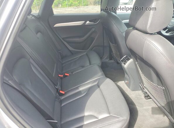 WA1ECCFS3JR002050 2018 AUDI Q3 Silver Rear interior view