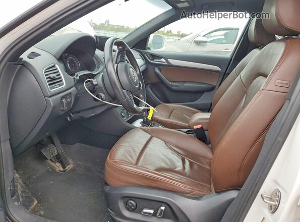 WA1ECCFS8HR014060 2017 AUDI Q3 White Vista interior delantera