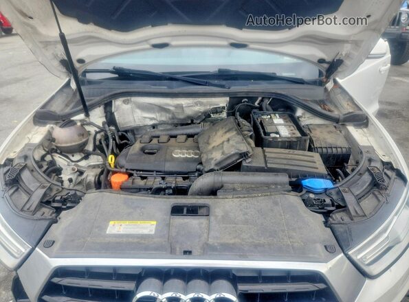 WA1ECCFS9JR003221 2018 AUDI Q3 White Widok wnętrza z tyłu