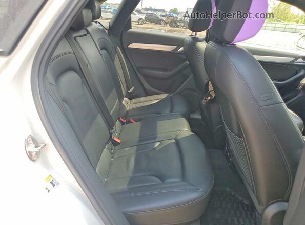 WA1ECCFS9JR009004 2018 AUDI Q3 White Vista interior trasera
