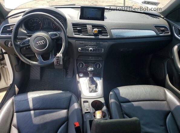 WA1ECCFS9JR009004 2018 AUDI Q3 White Vista del salpicadero