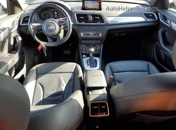 WA1ECCFSXHR002959 2017 AUDI Q3 Black Առջևի վահանակի տեսք