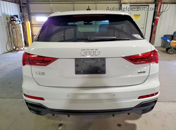WA1EECF30R1096501 2024 AUDI Q3 White Rear view