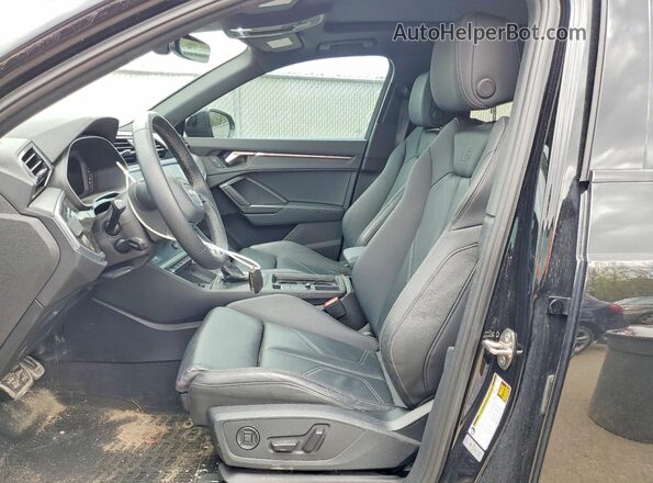 WA1EECF31R1087645 2024 AUDI Q3 Черный Вид салона спереди