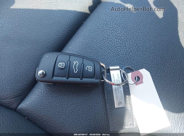 WA1EFCFS2GR004047 2016 AUDI Q3 Black Вид панелі приладів