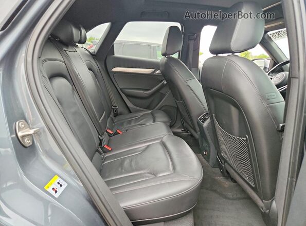 WA1EFCFS3GR016823 2016 AUDI Q3 Gray უკანა სალონის ხედი