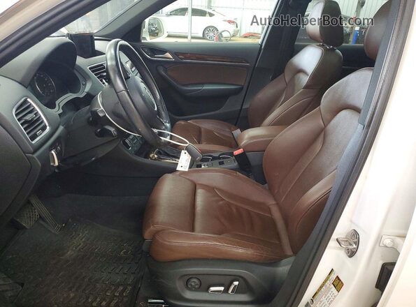 WA1EFCFS5GR025023 2016 AUDI Q3 White Widok wnętrza z przodu