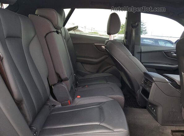 WA1EVAF10KD030666 2019 AUDI Q8 Gray Widok wnętrza z tyłu