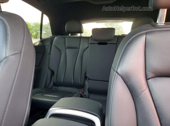 WA1EVAF10KD030666 2019 AUDI Q8 Gray Widok tylnych siedzeń