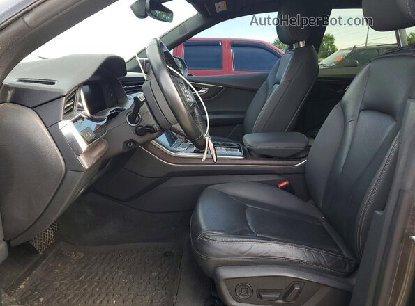 WA1EVAF10KD030666 2019 AUDI Q8 Gray Widok wnętrza z przodu