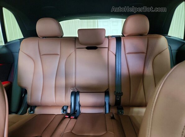 WA1EVAF11MD019758 2021 AUDI Q8 Blue Widok tylnych siedzeń