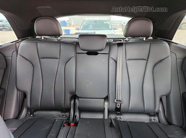 WA1EVAF13MD033094 2021 AUDI Q8 Серый Вид задних сидений