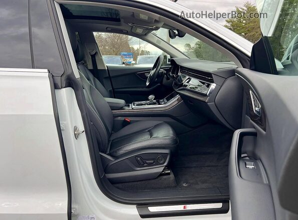 WA1EVBF16LD019176 2020 AUDI Q8 Белый Вид спереди