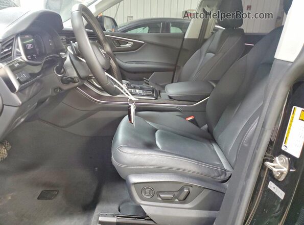 WA1EVBF18PD028211 2023 AUDI Q8 Black Вид салону спереду
