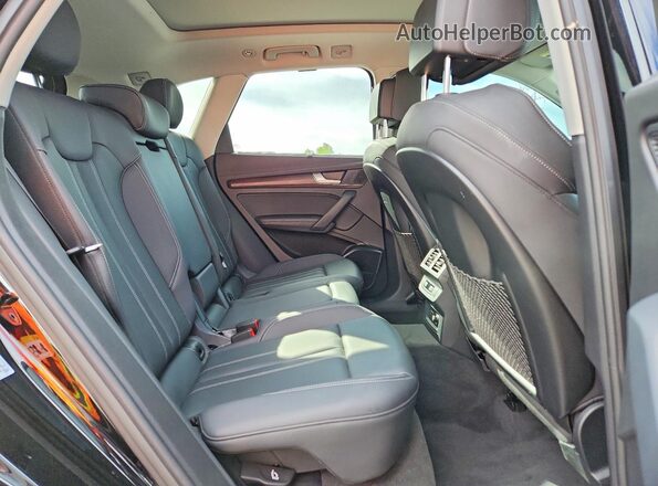 WA1FAAFY4N2014600 2022 AUDI Q5 Черный Вид задней части салона