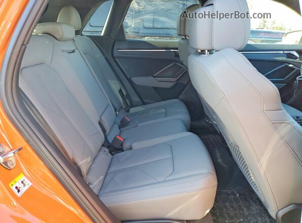 WA1FECF33S1058397 2025 AUDI Q3 Оранжевый Вид задней части салона