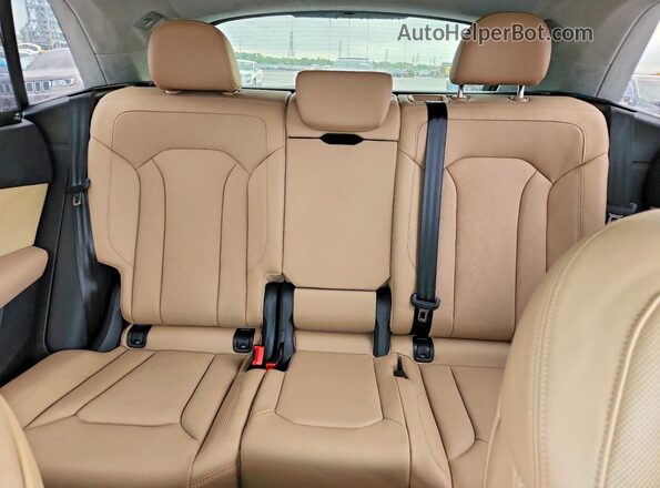 WA1FVAF12KD039468 2019 AUDI Q8 Black Widok tylnych siedzeń
