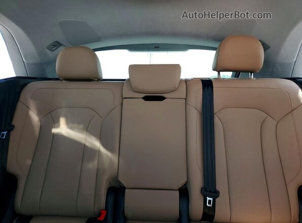 WA1FVBF1XPD043555 2023 AUDI Q8 Серый Вид задних сидений