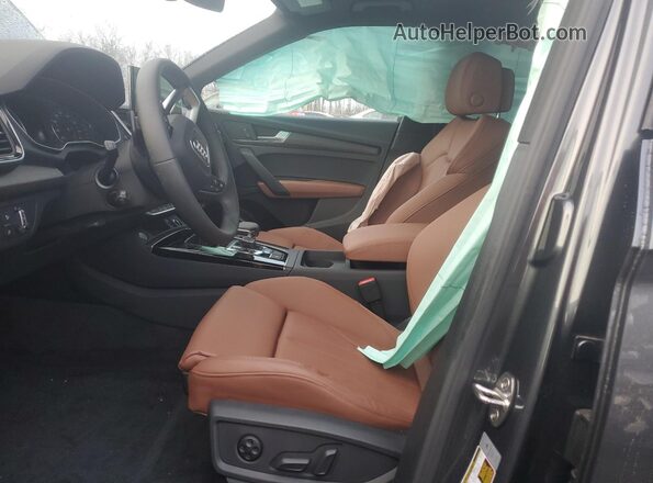 WA1GAAFY7R2120758 2024 AUDI Q5 Gray Front interior view
