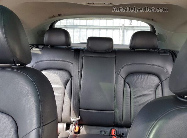 WA1GCCFS1HR003510 2017 AUDI Q3 Black Widok tylnych siedzeń