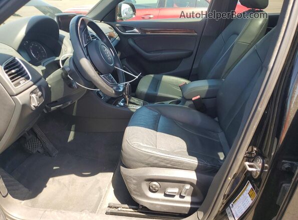 WA1GCCFS7HR000403 2017 AUDI Q3 Black Front interior view