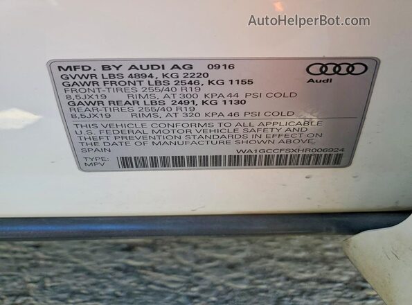 WA1GCCFSXHR006924 2017 AUDI Q3 White ძრავის განყოფილების ხედი