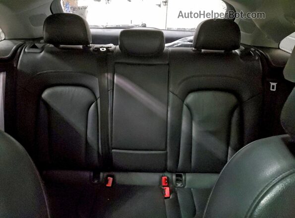 WA1HCCFS0JR010863 2018 AUDI Q3 Black Rear seats view