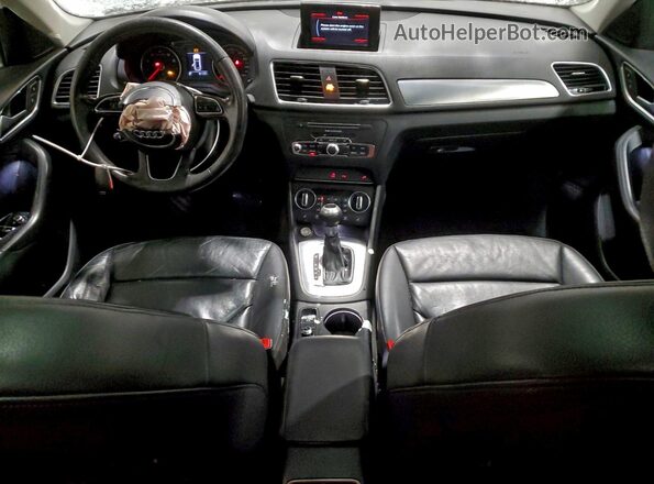 WA1HCCFS0JR010863 2018 AUDI Q3 Black Dashboard view