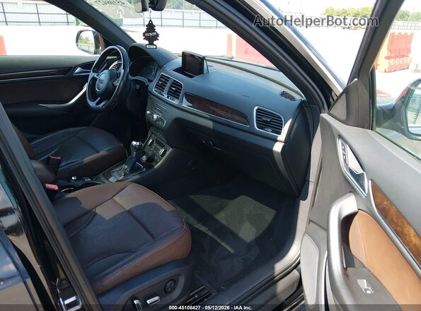 WA1HCCFS1HR005553 2017 AUDI Q3 Black Front interior view