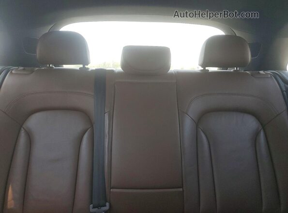 WA1HCCFS2JR031133 2018 AUDI Q3 White უკანა სავარძლების ხედი