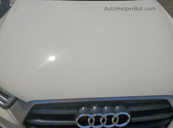 WA1HCCFS2JR031133 2018 AUDI Q3 White ძრავის განყოფილების ხედი