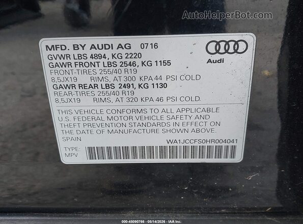 WA1JCCFS0HR004041 2017 AUDI Q3 Black Vista del compartimento del motor