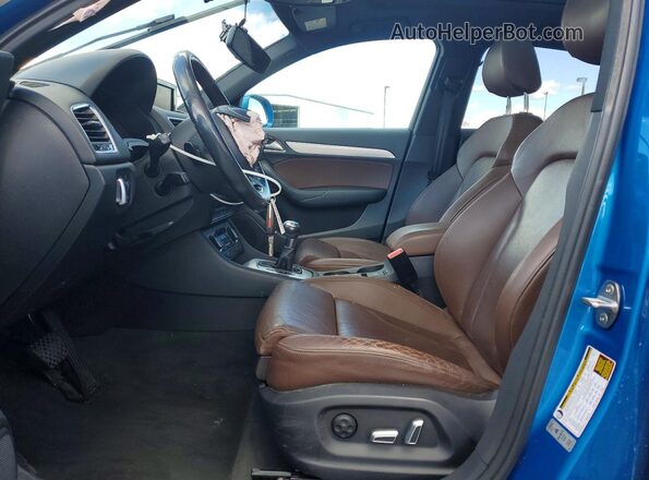 WA1JCCFS1HR008714 2017 AUDI Q3 Синий Вид салона спереди