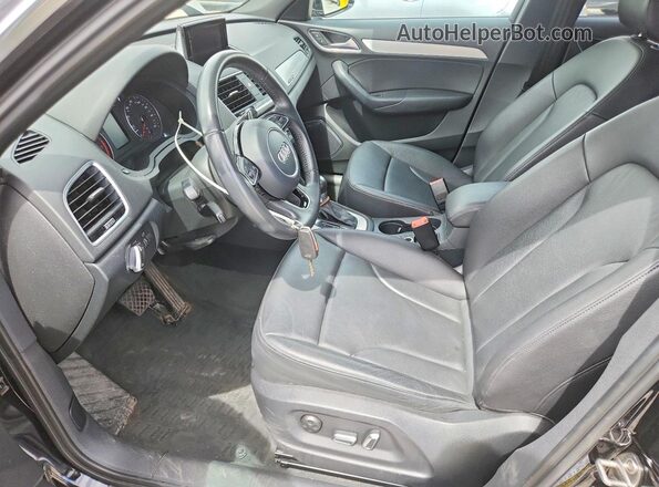 WA1JCCFS6JR019357 2018 AUDI Q3 Black Вид салону спереду