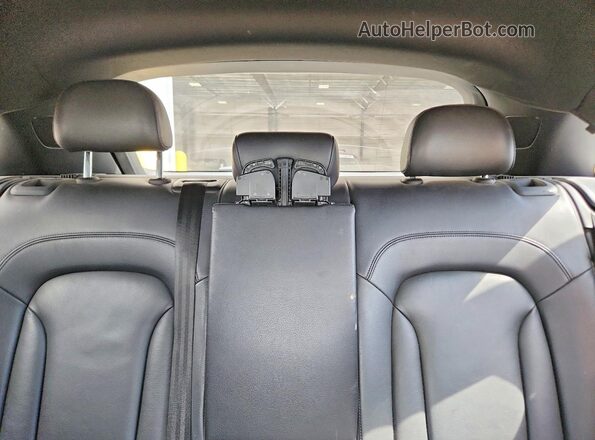 WA1JCCFS7JR031081 2018 AUDI Q3 Black Rear seats view