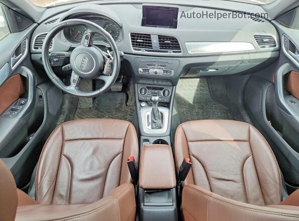 WA1JCCFS9HR008671 2017 AUDI Q3 White Widok deski rozdzielczej