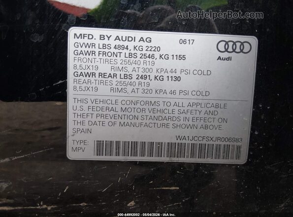 WA1JCCFSXJR006983 2018 AUDI Q3 Black Вид підкапотного простору