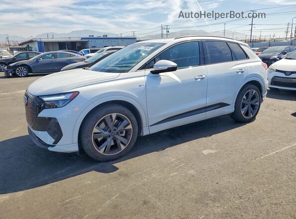 WA1KUBFZ2RP058124 2024 AUDI Q4 White Передня ліва чверть