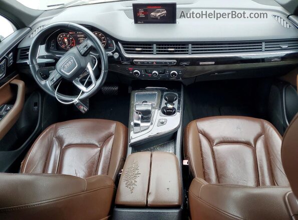 WA1LAAF70HD013396 2017 AUDI Q7 Коричневый Вид панели приборов