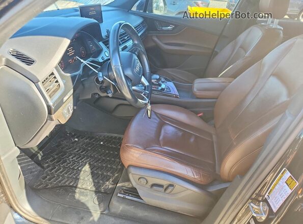 WA1LAAF70HD020347 2017 AUDI Q7 Синий Вид салона спереди