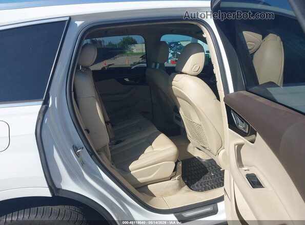 WA1LAAF71JD025627 2018 AUDI Q7 White Вид наклейки з VIN-кодом