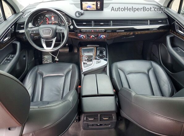 WA1LAAF71JD037261 2018 AUDI Q7 White Widok deski rozdzielczej