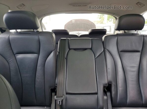 WA1LAAF73JD045538 2018 AUDI Q7 Серый Вид задних сидений