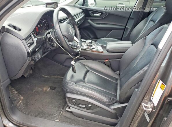 WA1LAAF73JD045538 2018 AUDI Q7 Серый Вид салона спереди