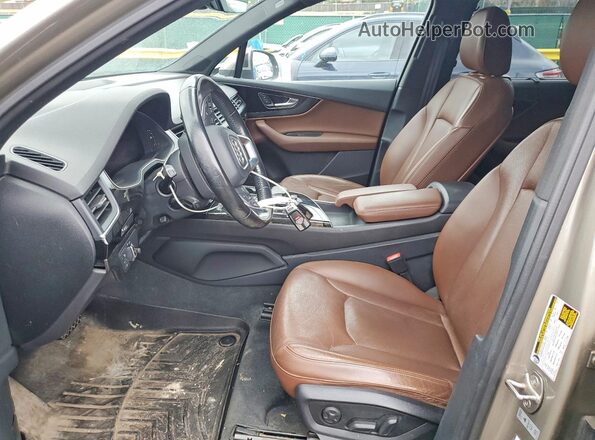 WA1LAAF75HD050833 2017 AUDI Q7 Золотой Вид салона спереди