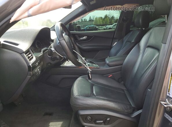 WA1LAAF76HD033796 2017 AUDI Q7 Gray Vista interior delantera